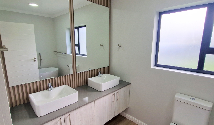 3 Bedroom Property for Sale in Paradise Beach Eastern Cape